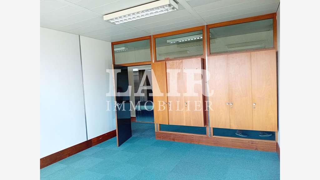 Plateau de bureaux R+1 à vendre à Alençon