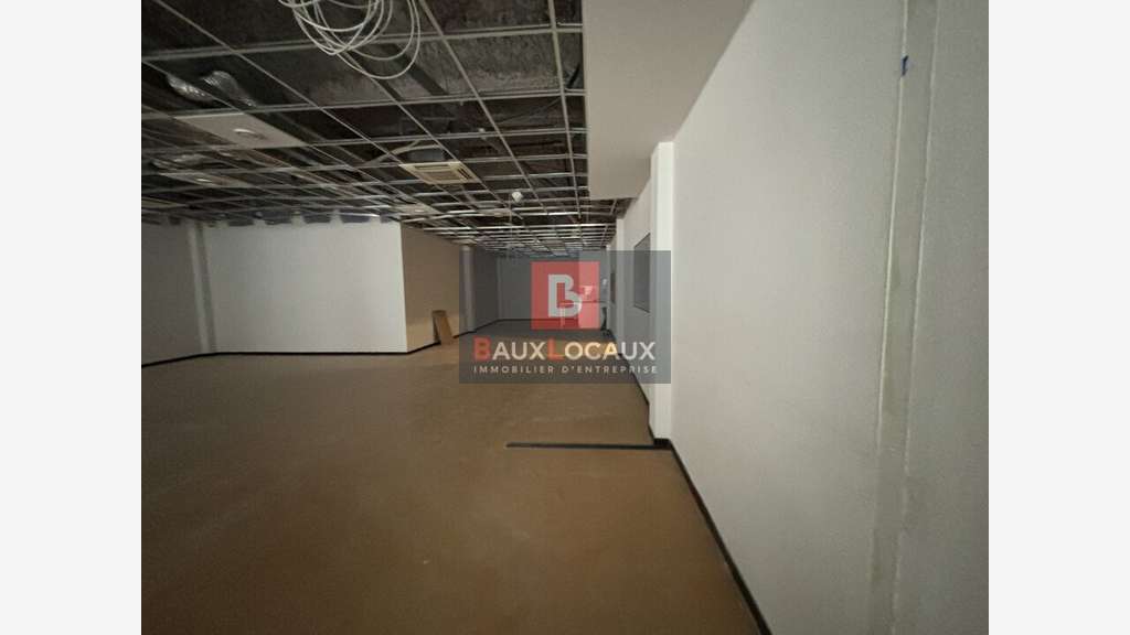 A vendre bureaux 254m² R+2 à Avignon intramuros