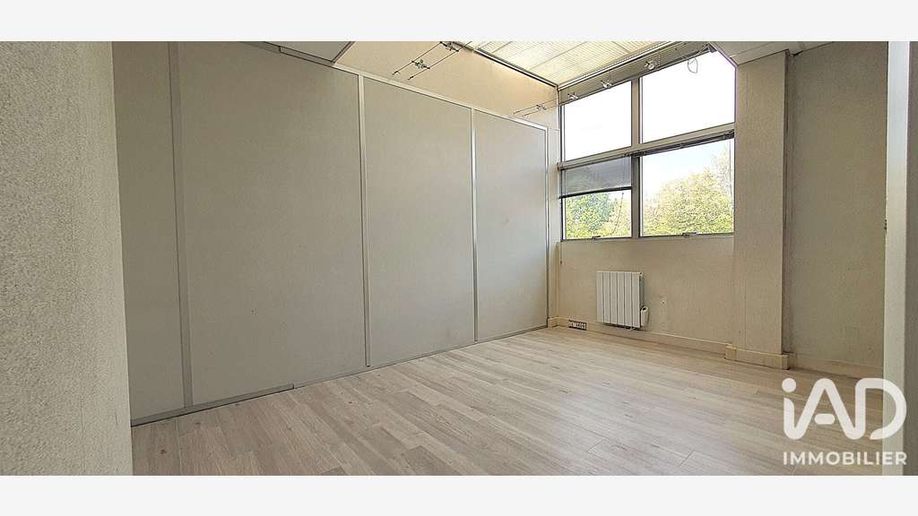 Vente plateau de bureaux 330m² R+1 à Trappes