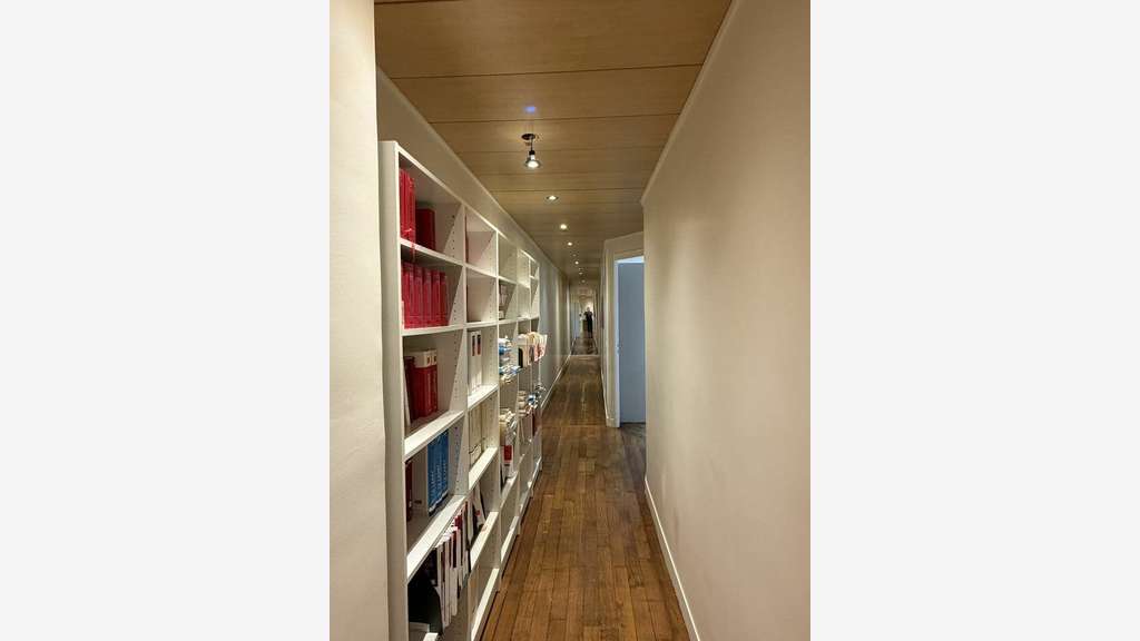 Plateau de bureaux 234m² R+1 à vendre à Paris 8e