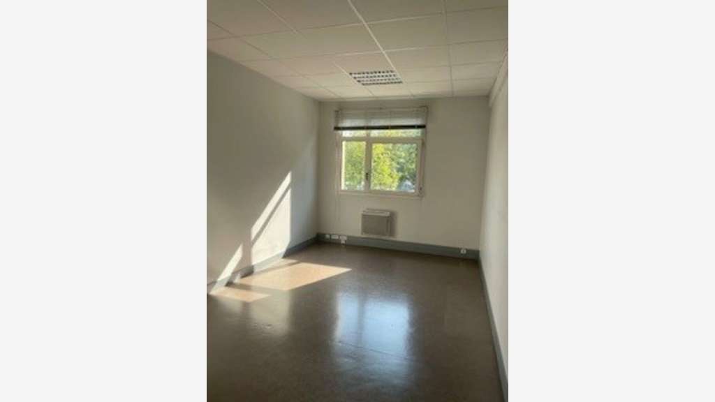 Vente 3 plateaux de bureau 438m² à Vannes