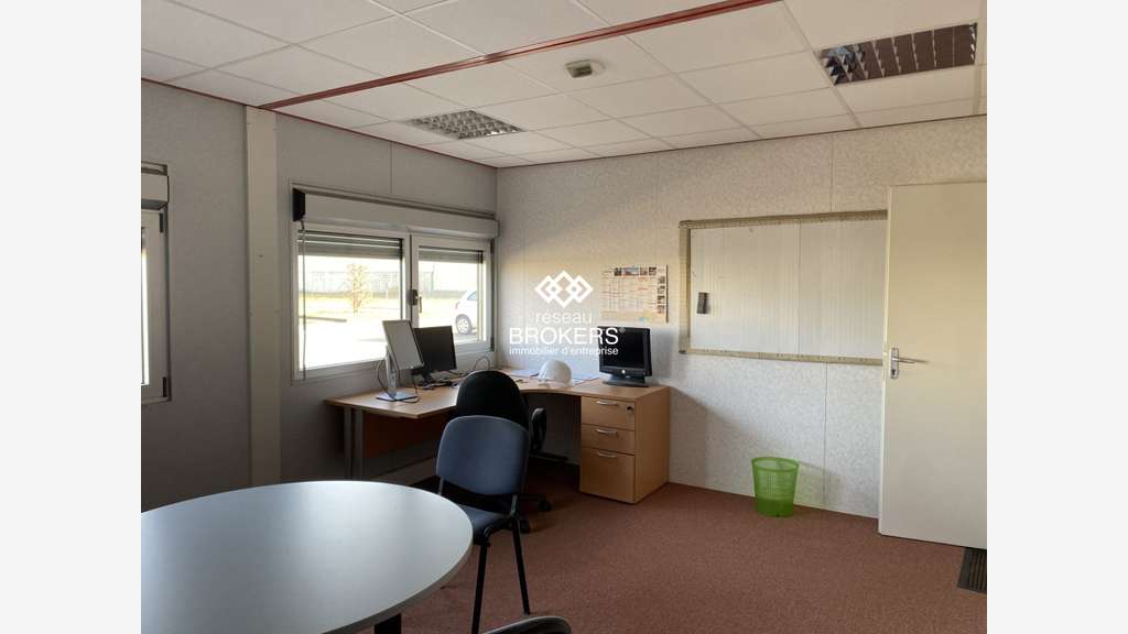 AV bureaux grande parcelle 9633m² ZI La Feuillouse