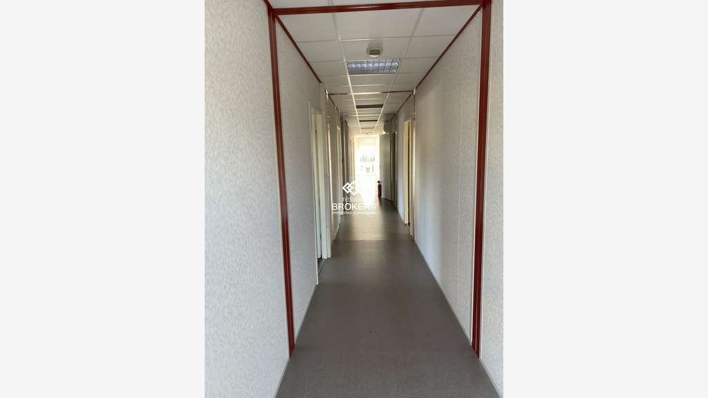 AV bureaux grande parcelle 9633m² ZI La Feuillouse
