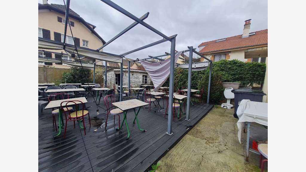 Vente murs restaurant de 220m² à Bois d'Arcy