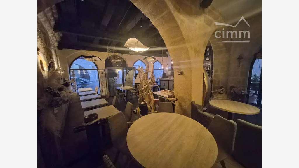 A vendre espace commercial de 350m² à Figeac