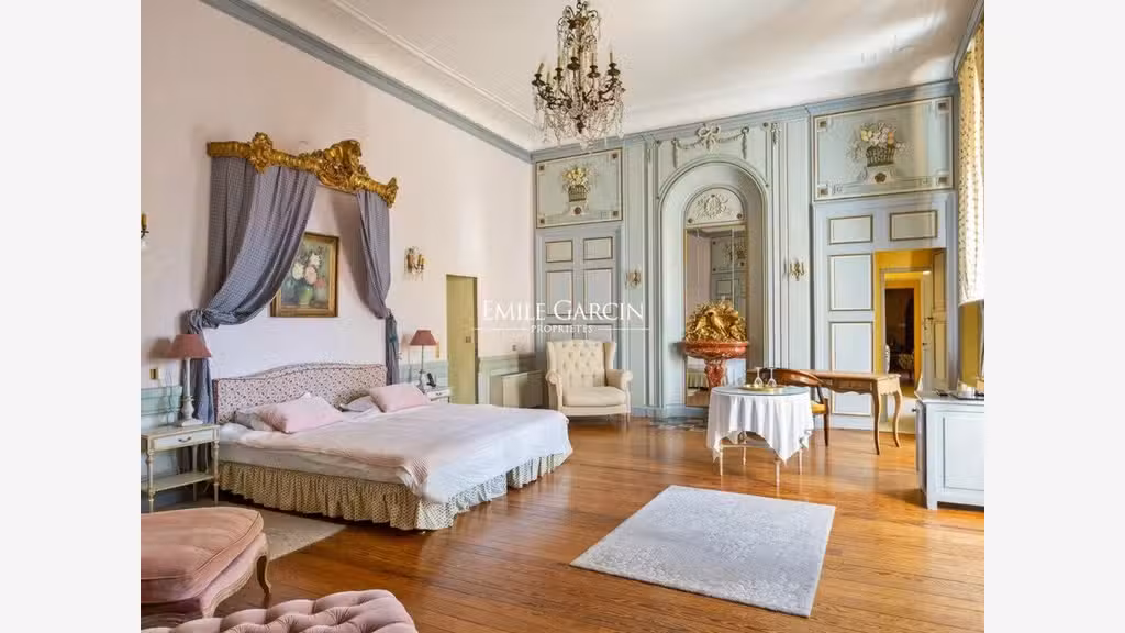 Vente château d'exception 10ha en Drôme provençale