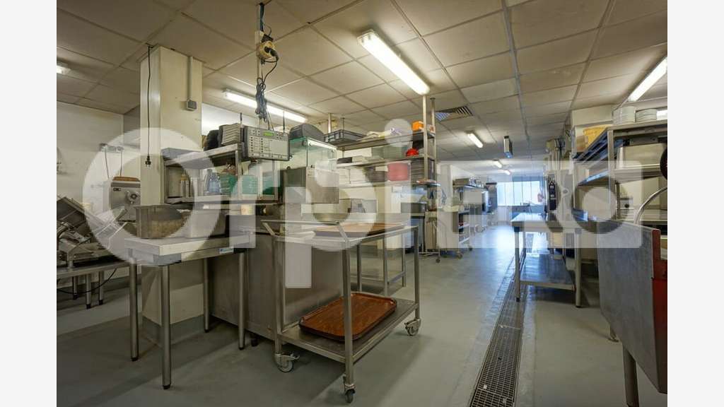 Cède bail établissement de 1200m² à Montluçon