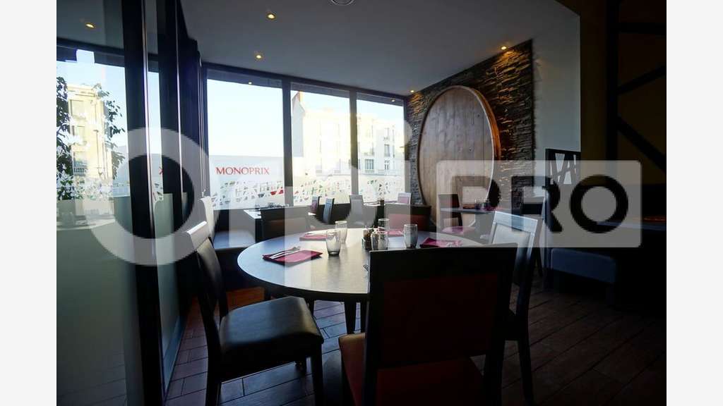 Cède bail établissement de 1200m² à Montluçon