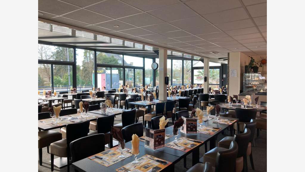 A vendre murs de 1600m² Saint-Hilaire-Du-Harcouet