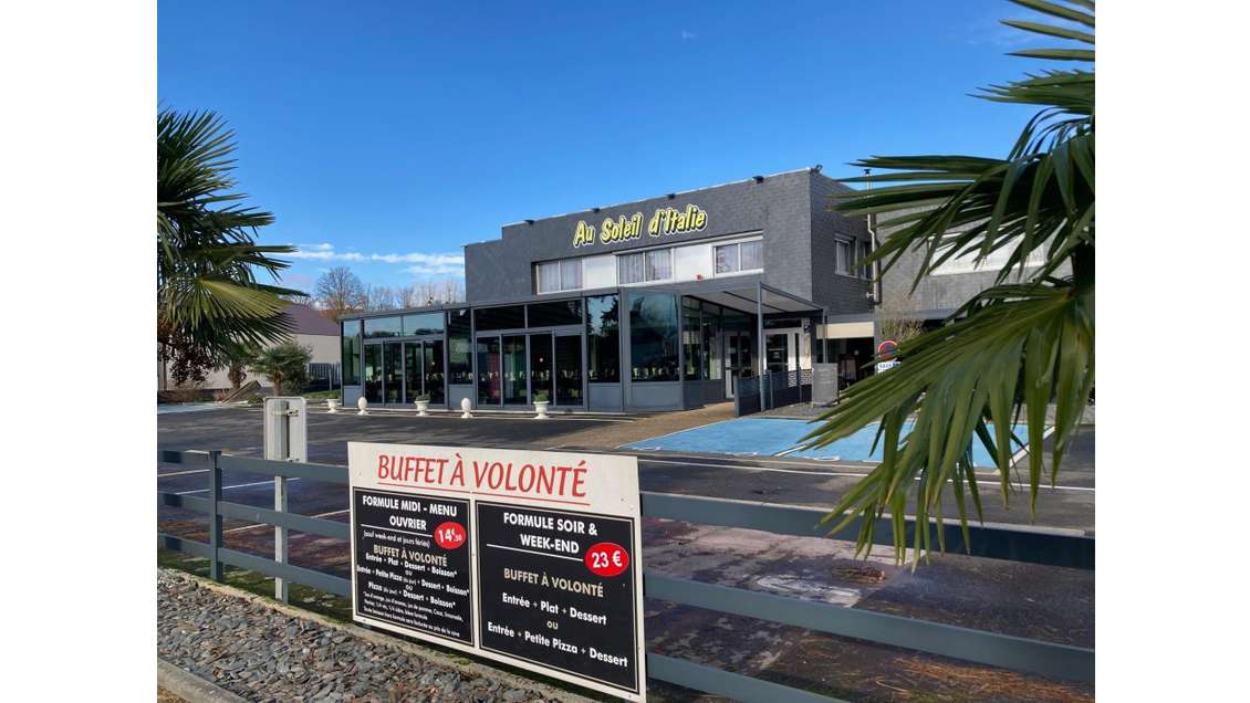 A vendre murs de 1600m² Saint-Hilaire-Du-Harcouet