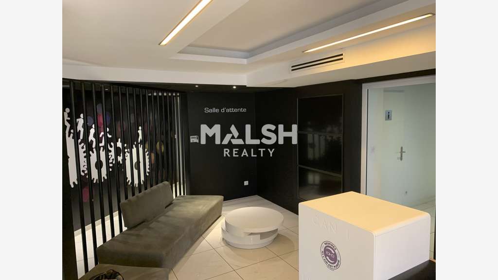 Bureaux 330m² à vendre en RDC à Rillieux la Pape