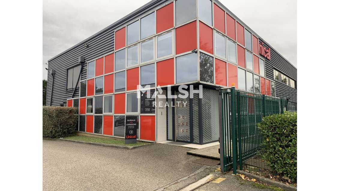 Bureaux 330m² à vendre en RDC à Rillieux la Pape