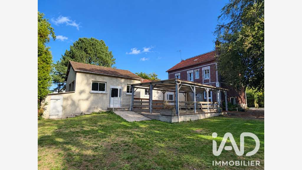 Vente salle et chambres d’hôtes à Bailleval