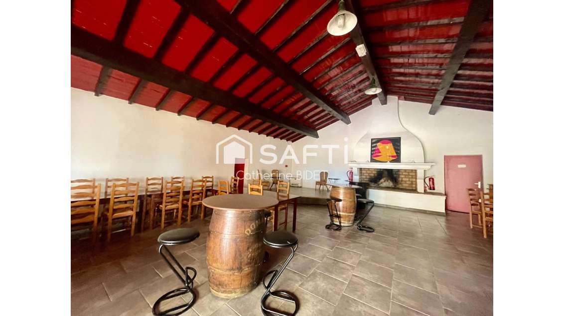 AV local commercial 182m² à St-Laurent-d'Aigouze