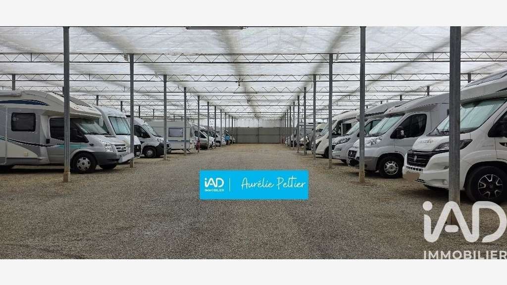 Vente serres de 8500 m² sur 1.1ha à Bourgbarré