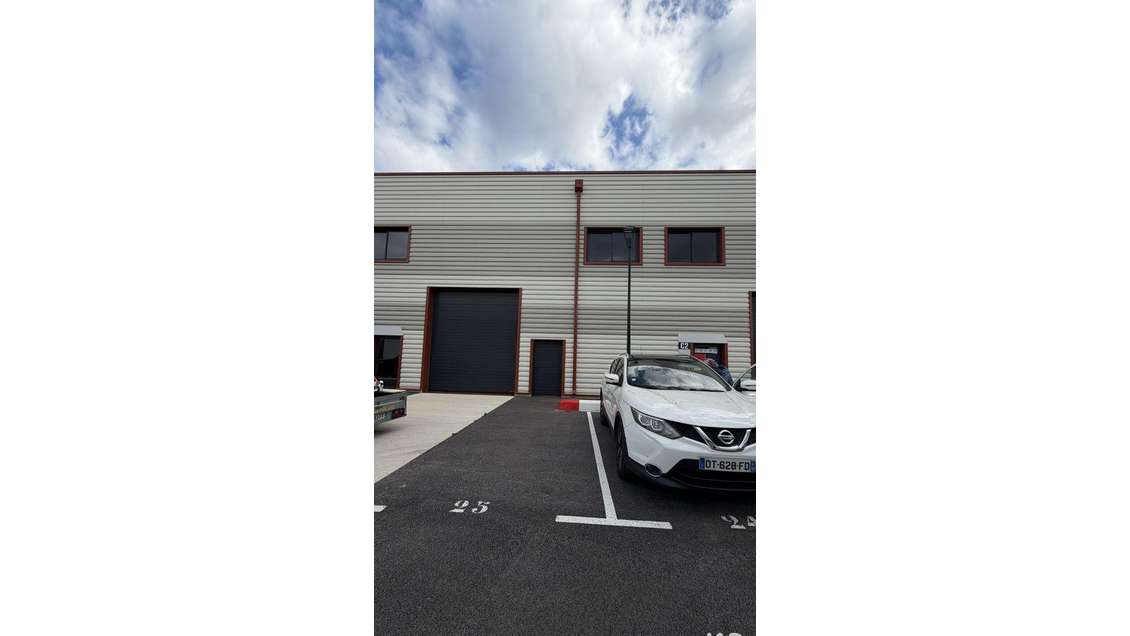 Vente local activité 308m² au Plateau de Signes