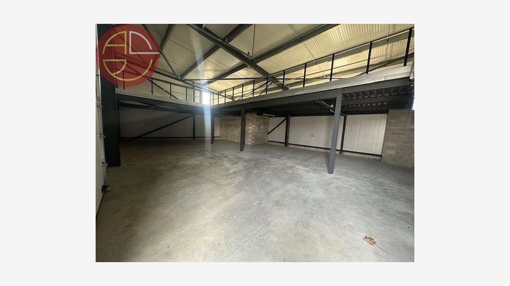 A vendre entrepôt de 1550m² Sud-Est Toulouse Deyme