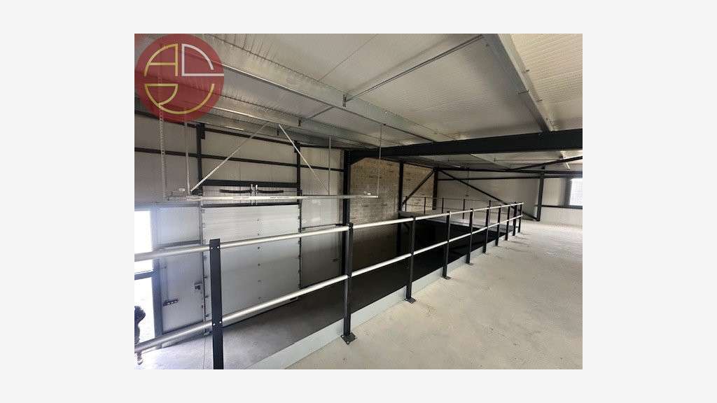 A vendre entrepôt de 1550m² Sud-Est Toulouse Deyme