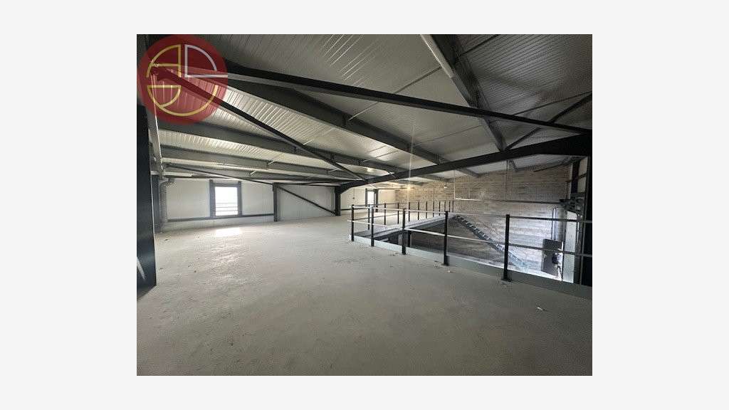 A vendre entrepôt de 1550m² Sud-Est Toulouse Deyme