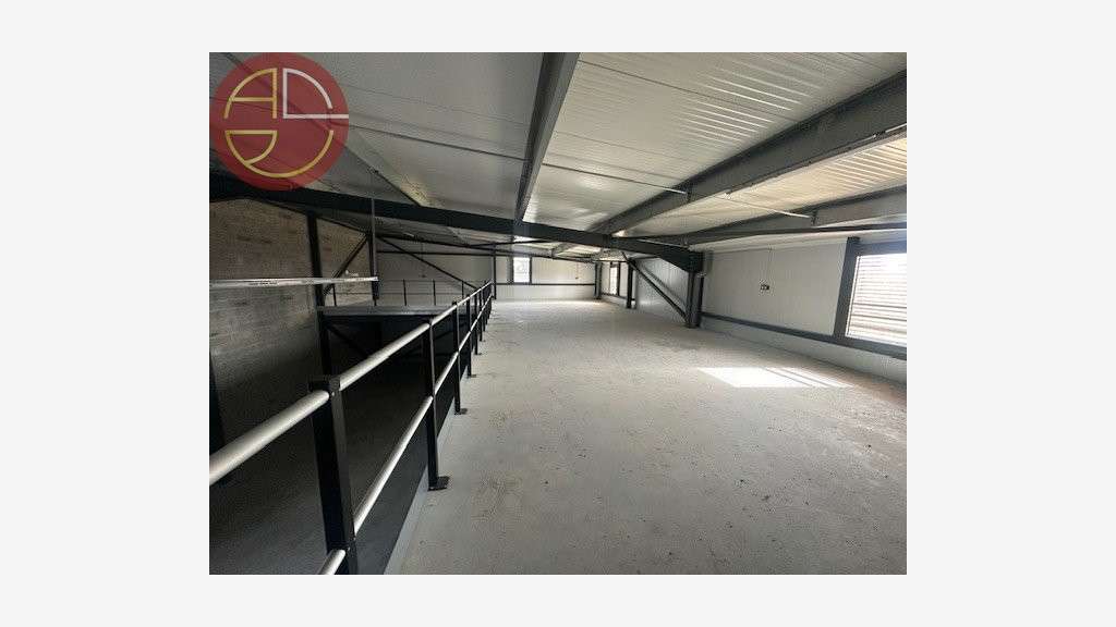 A vendre entrepôt de 1550m² Sud-Est Toulouse Deyme