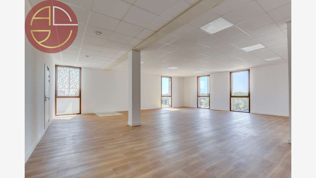 Vente bureaux de 75m² au 1er étage à Muret