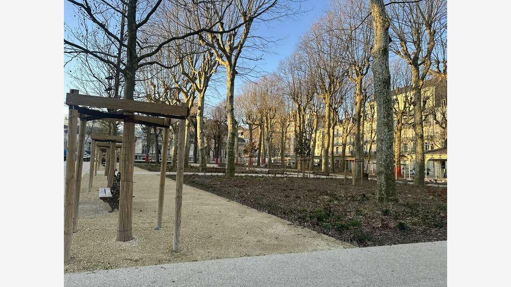 Vente terrain 4000m² en zone d'activité à Vichy