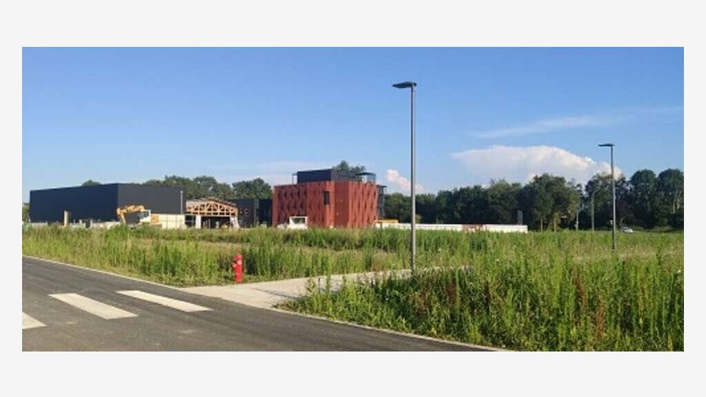 Terrain à vendre zone d'activités à Lons