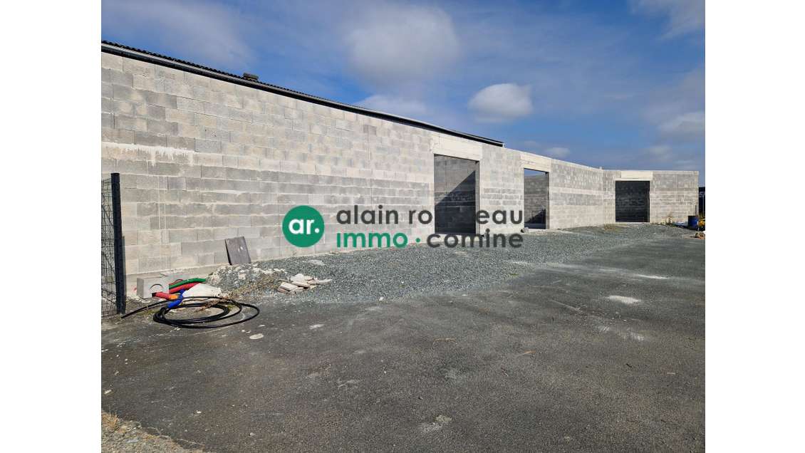 Vente terrain 2820m²  zone industrielle à Cholet