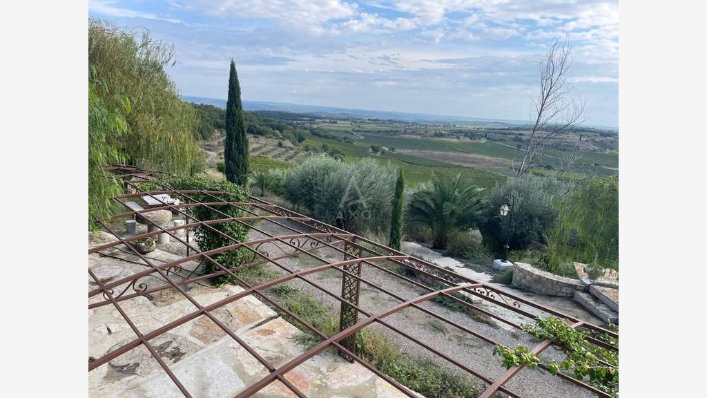 LIEURAN CABRIERES : UN COIN DE PARADIS d'environ 6