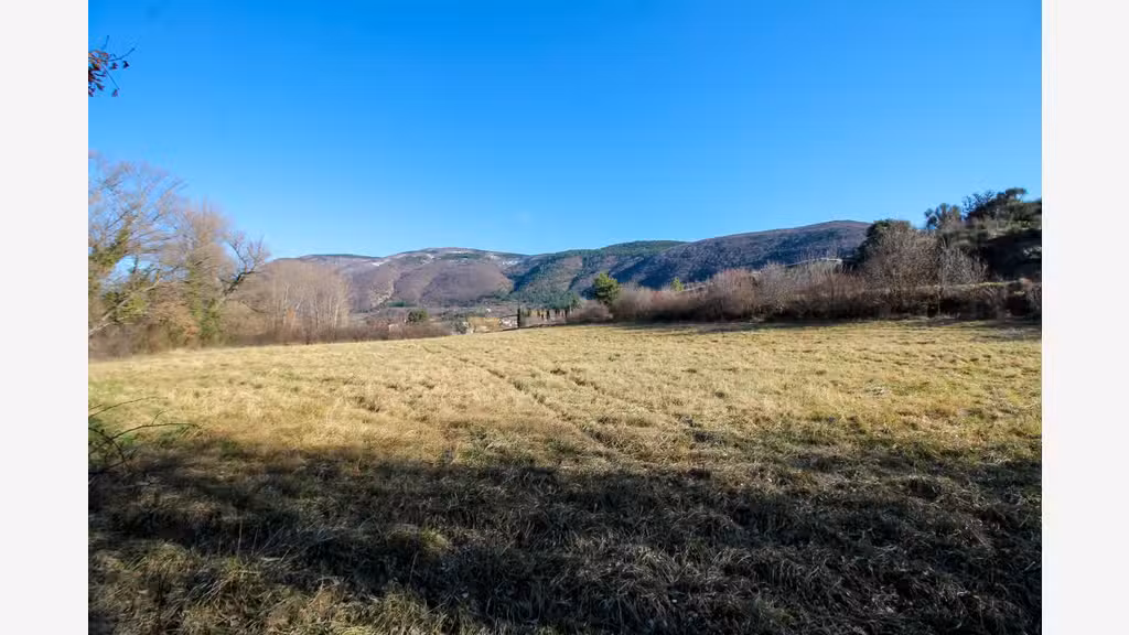 Vente Terrain activité 5800m² à Montbrun-les-Bains