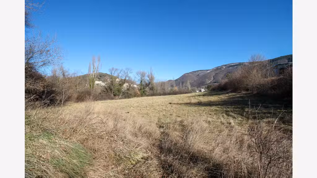 Vente Terrain activité 5800m² à Montbrun-les-Bains