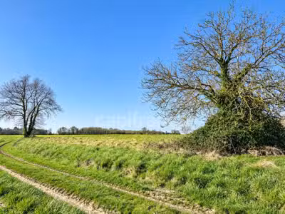 Vente terrain agricole de 1 720m² à Vanzac
