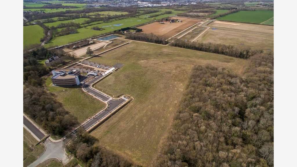 Vente 65 ha de terrains industriels à Châteauroux