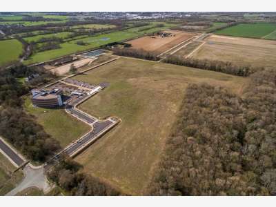 Vente 65 ha de terrains industriels à Châteauroux