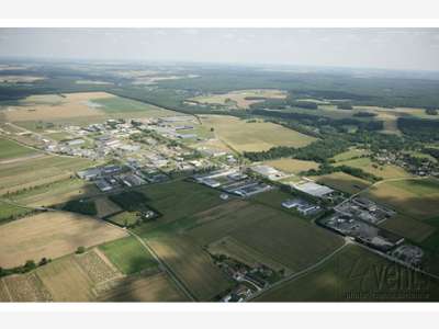 À vendre – 90 hectates de terrains industriels à A