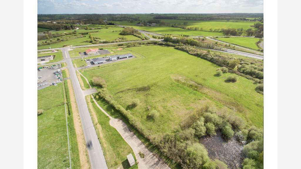 À vendre – 10 hectares de Terrains Industriels di