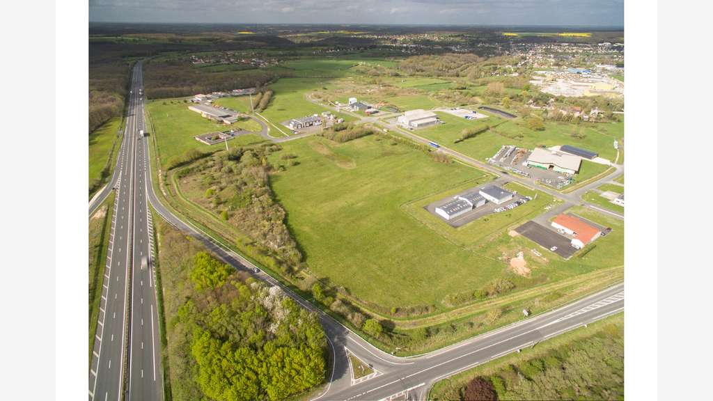 À vendre – 10 hectares de Terrains Industriels di