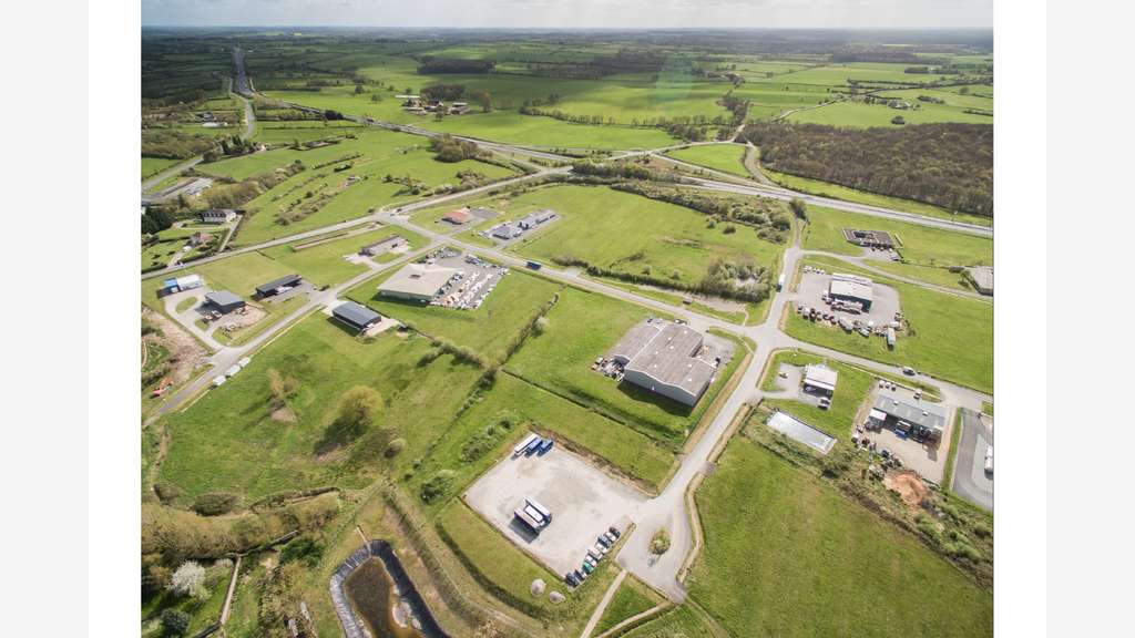 À vendre – 10 hectares de Terrains Industriels di
