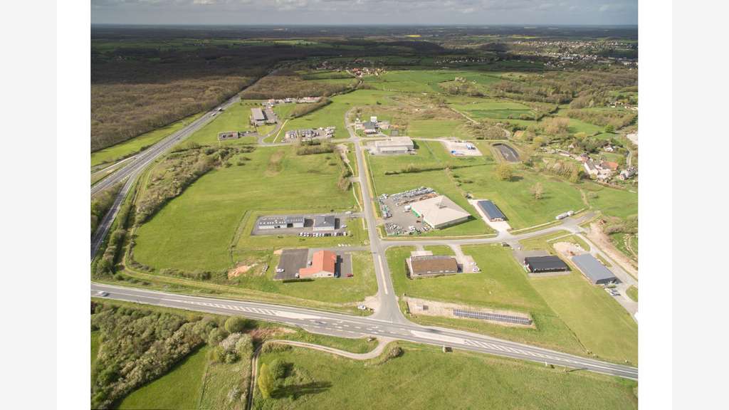 À vendre – 10 hectares de Terrains Industriels di