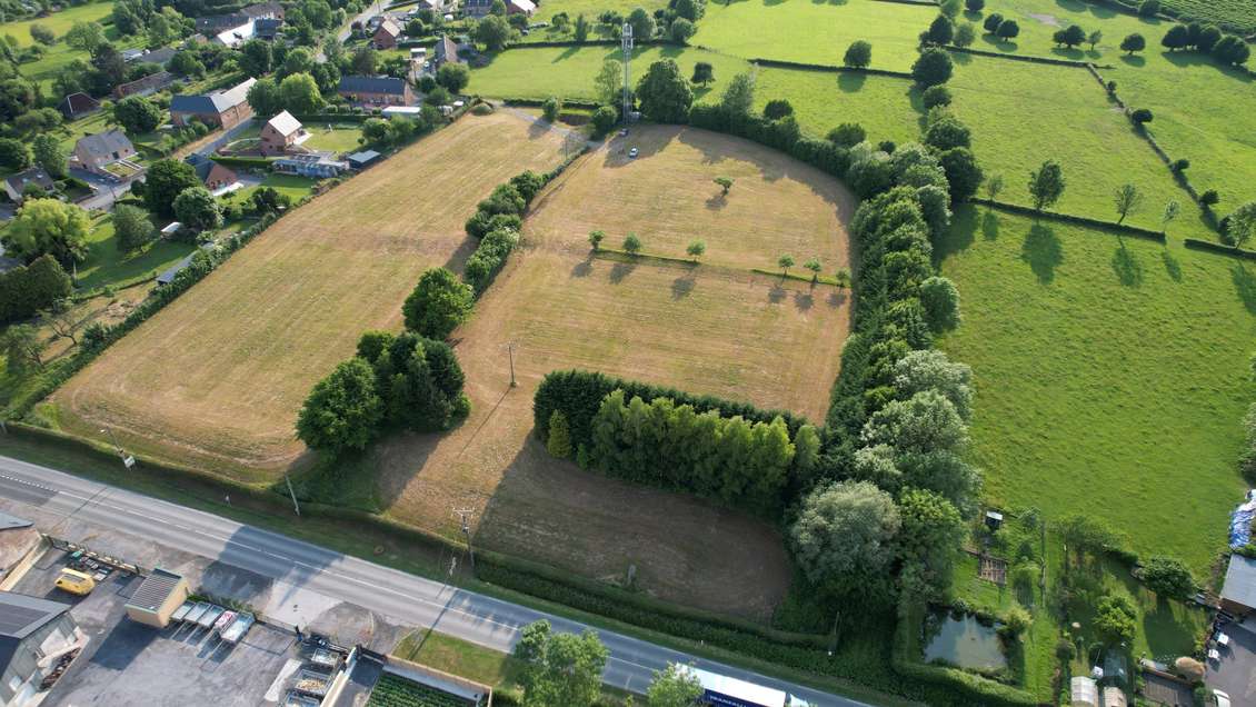 Terrain constructible 2.5 hectares en ZA à Avesnes