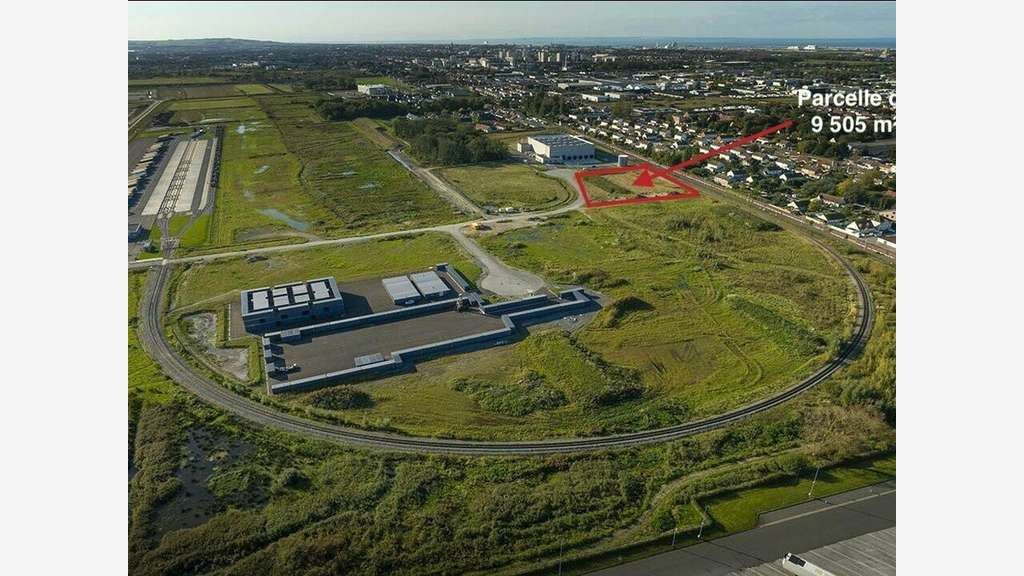 CALAIS - à vendre