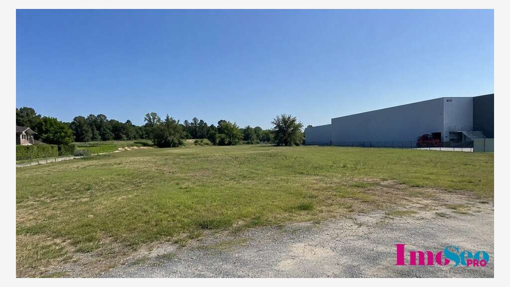 Terrain constructible de 4952m² à vendre à Cezac