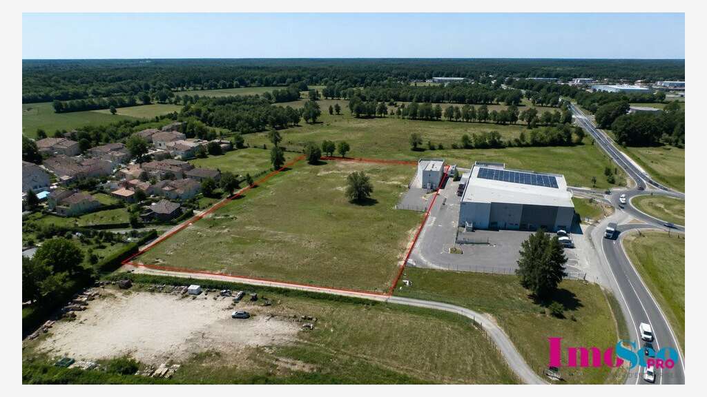 Terrain constructible de 4952m² à vendre à Cezac