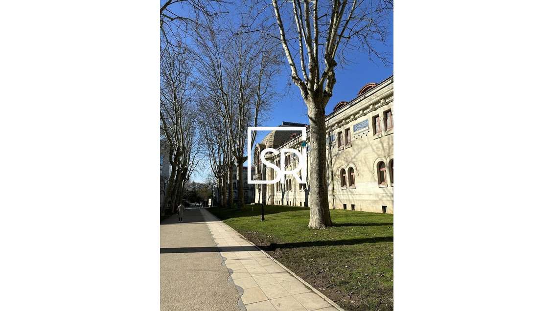 Vente terrain 63 000m² à Charmeil 03110