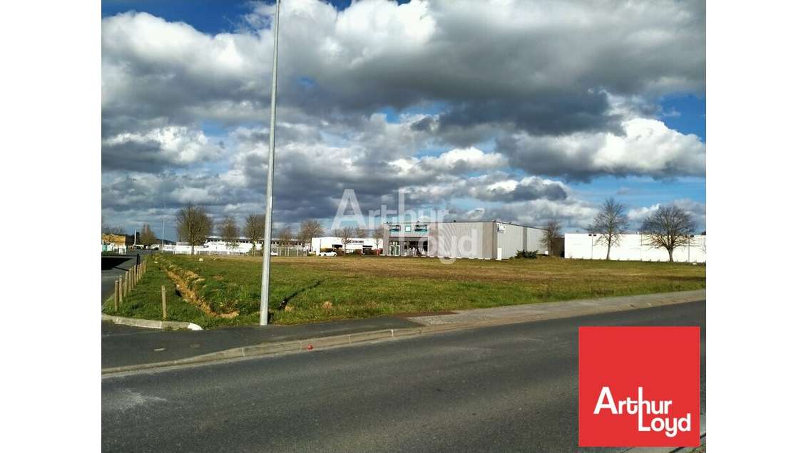 CHATELLERAULT - TERRAINS à vendre