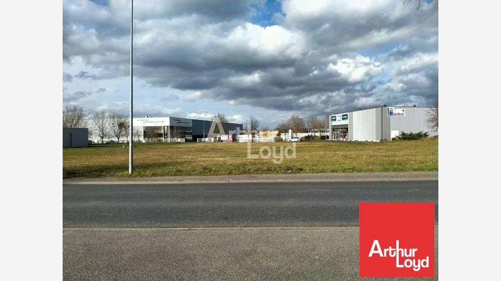 Vente terrain 4810 m² zone Nord de Châtellerault