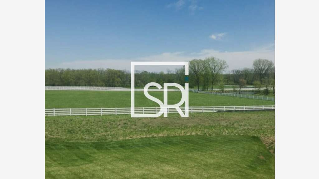 Terrain 1.4ha à vendre empl stratégique à Cusset