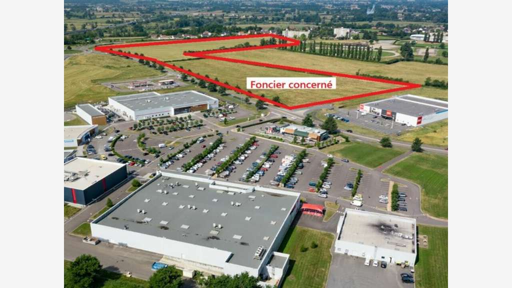 Terrain commercial 90 000m² à vendre Digoin (71)