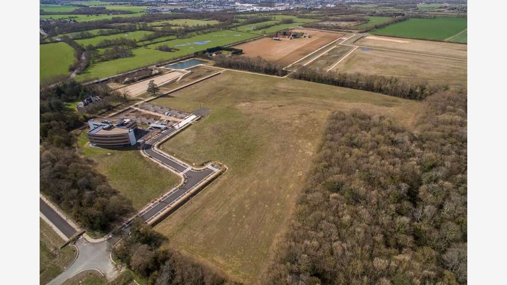 À vendre – Terrains industriels de 3 000 m² à 33 h