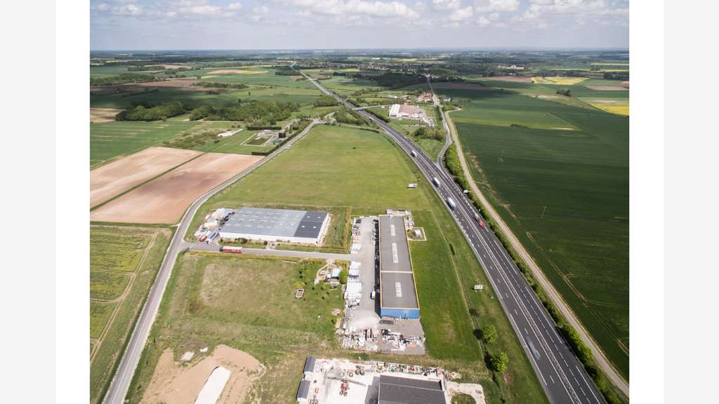 AV 9.4 ha de terrains industriels proche Vierzon 